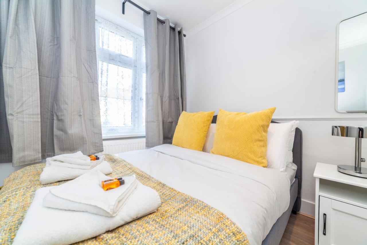 Autonomous 2 Bdr Apartment With Garden And Parking 엔필드 외부 사진